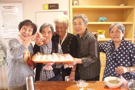 分類圖片 親睦家“甜心餡兒”迎中秋節(jié)！花好月圓，與愛團(tuán)圓！